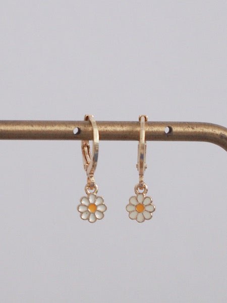 Daisy Huggies, 24k gold - plated - forth co - earrings